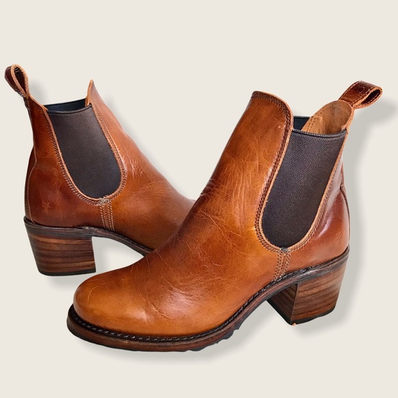 Frye Sabrina Chelsea Cognac Leather Ankle Booties - Picture 15 of 16